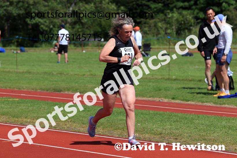 Womens 800 metres, 2024 NE Masters Track and Field Champs., Monkton Stadium, Jarrow.  Photo: David T. Hewitson/Sports for All Pics